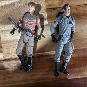 Ghostbusters Action Figures - Erin Gilbert and ray stantz